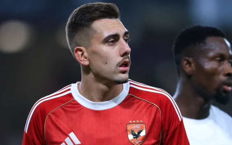 عرض بولندي مغرٍ.. الأهلي يدرس بيع جراديشار ويفاوض نجم الطلائع